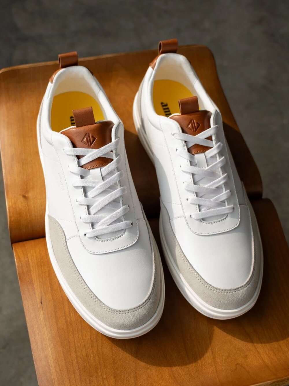Amberjack The Court Ivory Size 9.5